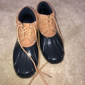 Size 7 Women’s. Tommy Hilfiger